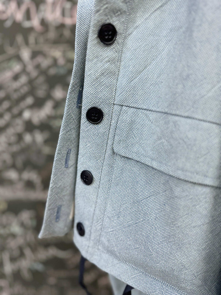 Nähbeispiel vom Baumwollpanama in der Farbe Himmelblau als Jacke No69 von Trendschnitt