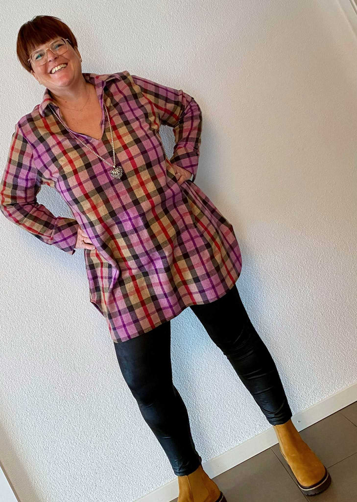 Designbeispiel unseres Flanellkaros als Bluse Flora von Lillesol und Pelle 