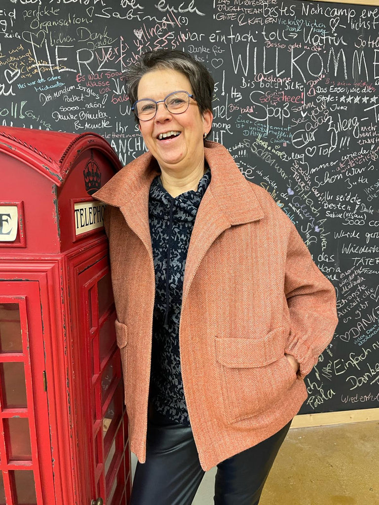 Nähbeispiel aus unserem German Tweed Sterntaler als Kimonojacke von Schneiderakademie