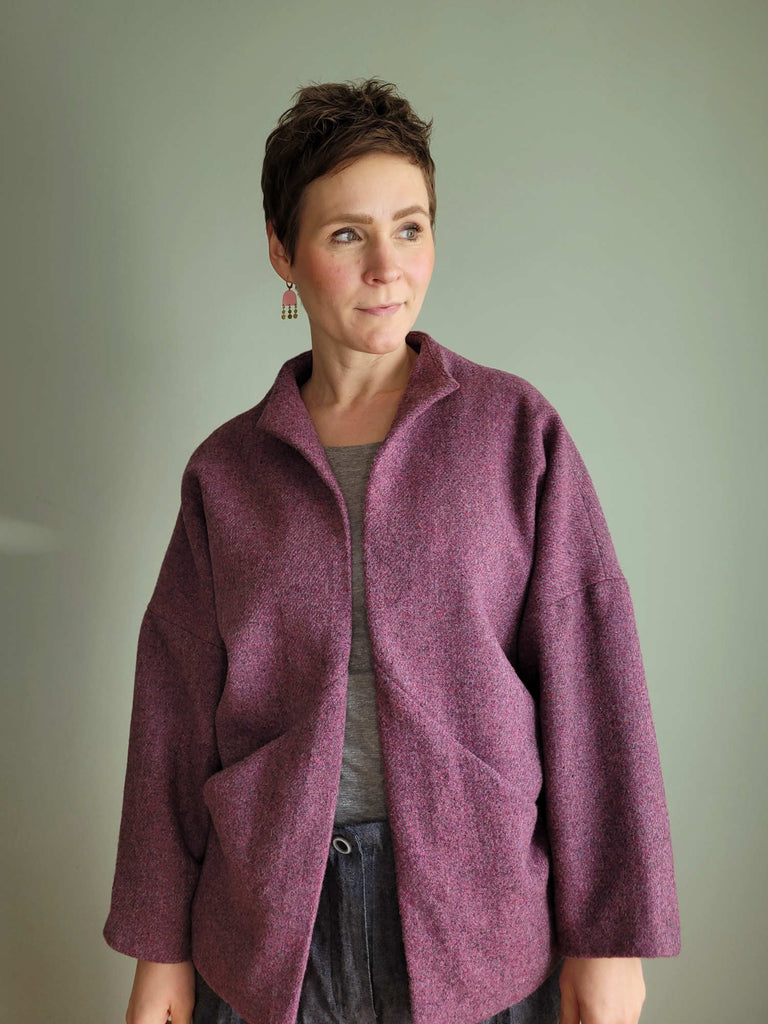 Designbeispiel unserer ReWool in der Farbe Pink als Novacoat von Papercutpatterns