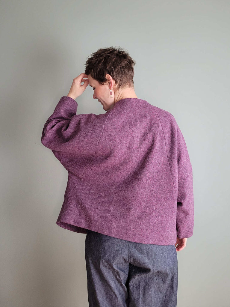 Designbeispiel unserer ReWool in der Farbe Pink als Novacoat von Papercutpatterns