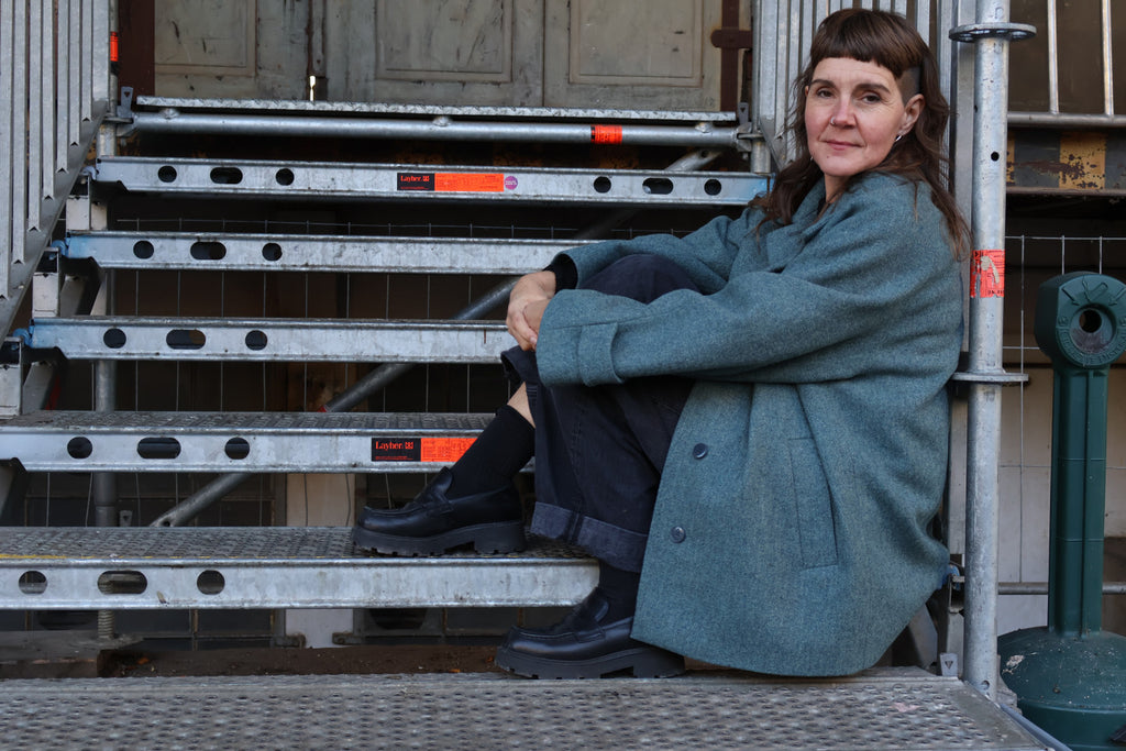 Nähbeispiel aus unserer recycelten Wolle als Mantel No81 von Trendschnitt