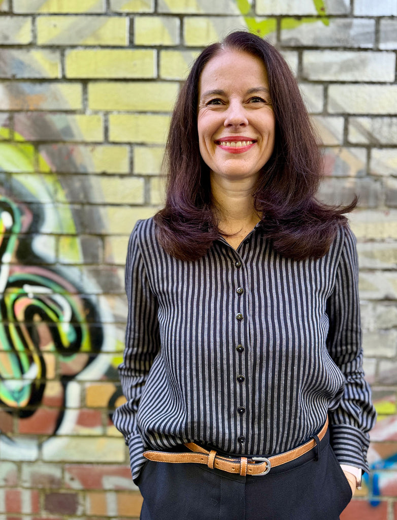 Nähbeispiel vom Wolle-Leinen-Mix als Streifen in Grau/Schwarz und dem Uni in Schwarz