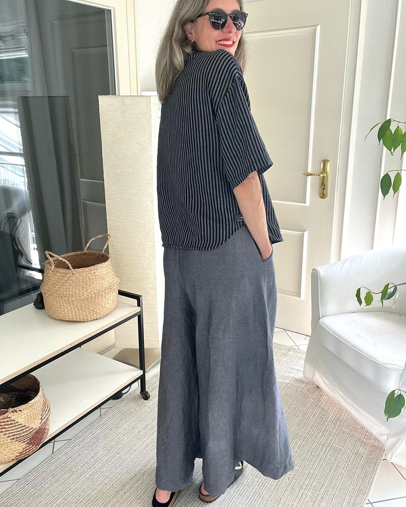Nähbeispiel von unserem Wolle-Leinen-Mix als weite Hose und Reverkragenbluse