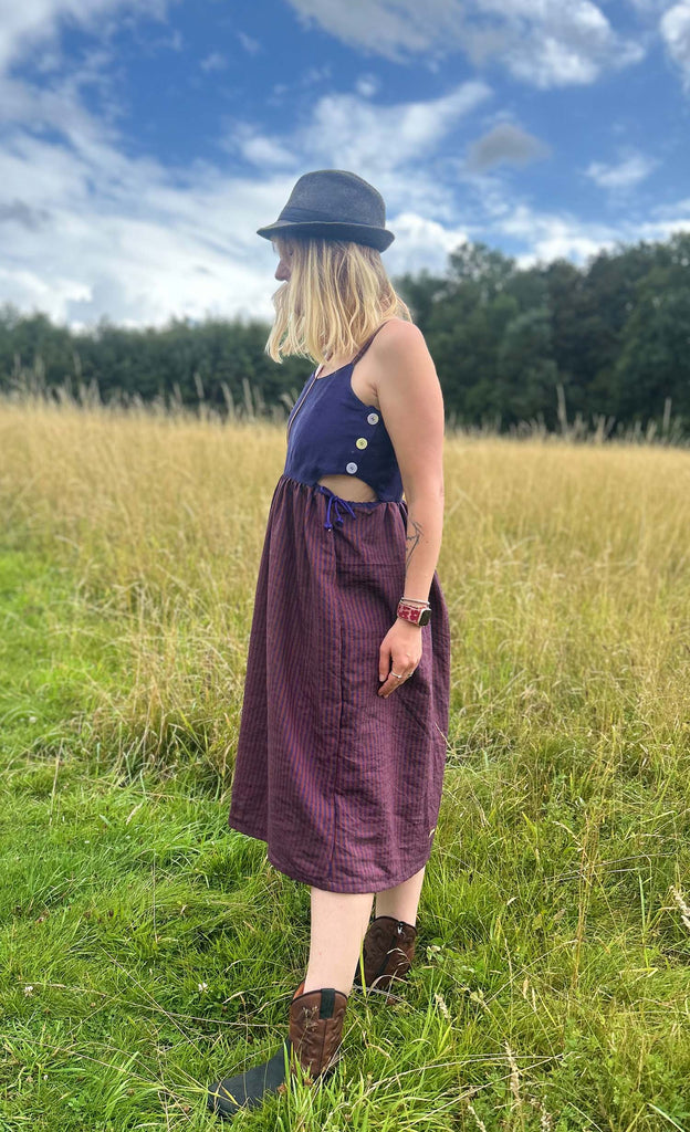 Nähbeispiel vom Wolle-Leinen-Mix als Streifen in Lila/Rot und Uni in Lila