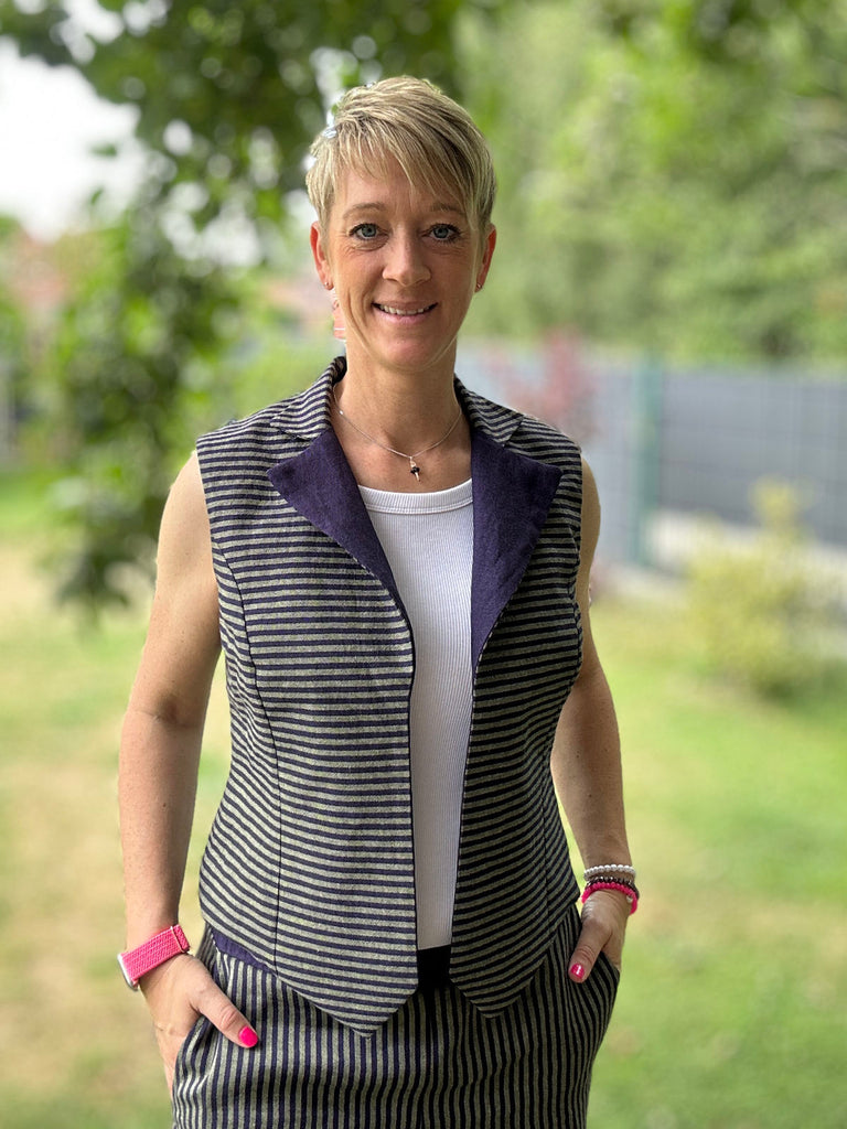 Nähbeispiel vom Wolle-Leinen-Mix als Uni und Streifen in der Farbkombi Lila/Lindgrün