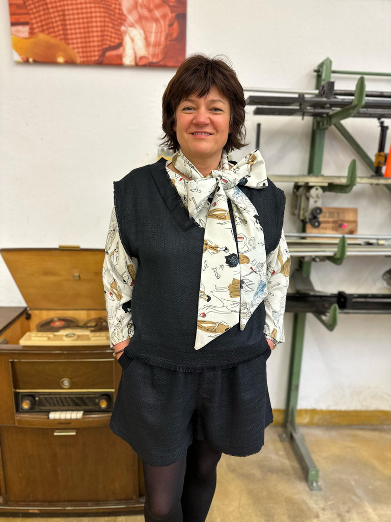 Nähbeispiel von unserem Chanel in der Farbe Schieferschwarz