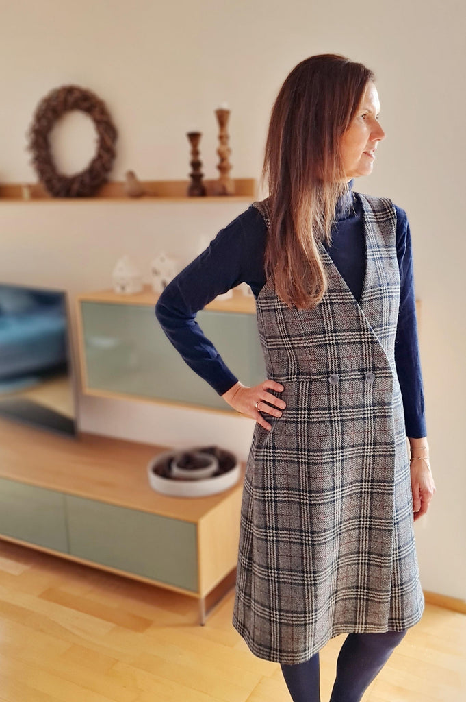 Nähbeispiel von unserem German Tweed Glencheck Georg als Kleid aus der Burda 